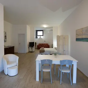 Intero Alloggio, Binario 18 Appartement